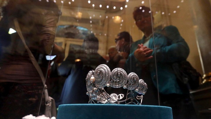 آلة عبر الزمن.. لماذا عليك زيارة متحف المجوهرات الملكية بالإسكندرية ؟