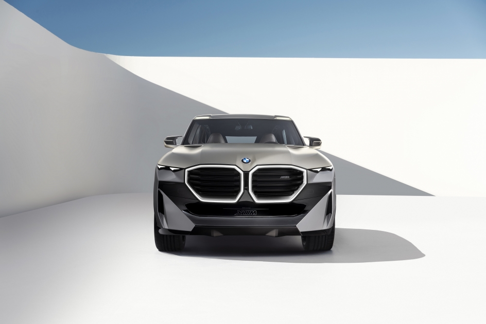 مواصفات سيارة BMW Concept XM