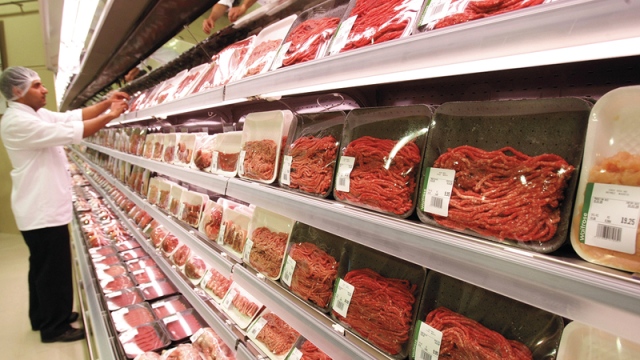 زيادة ضخ اللحوم السودانية بالمجمعات الاستهلاكية وخفض أسعار البرازيلي