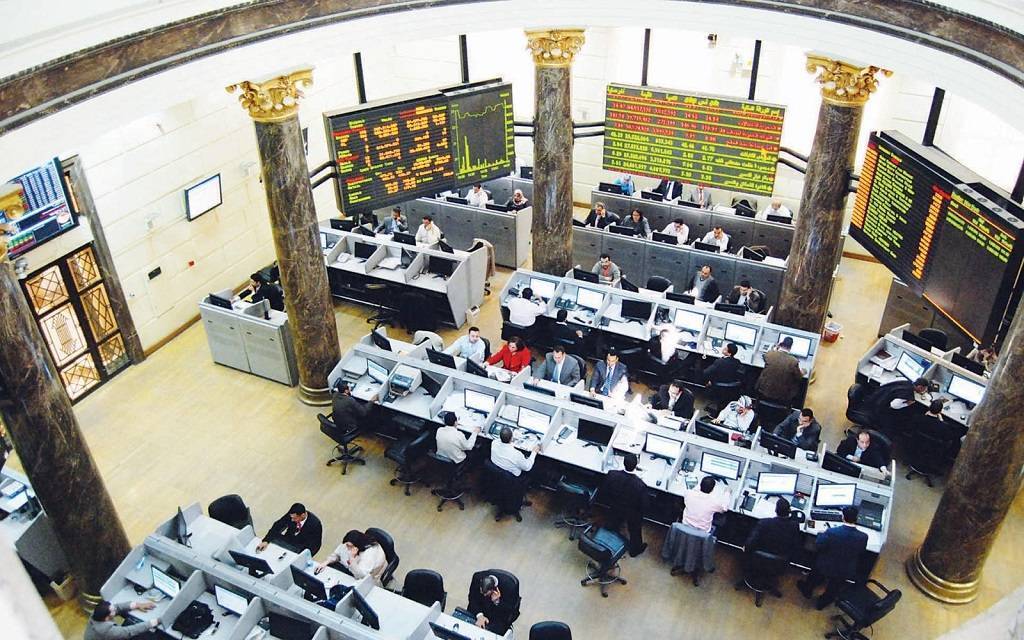 تباين مؤشرات البورصة المصرية في ختام أولى جلسات الأسبوع