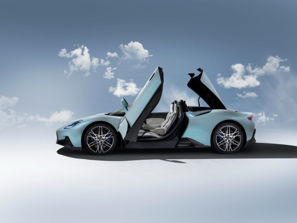 إطلاق سيارة مازيراتي MC20 Cielo الجديدة بمزايا فائقة 