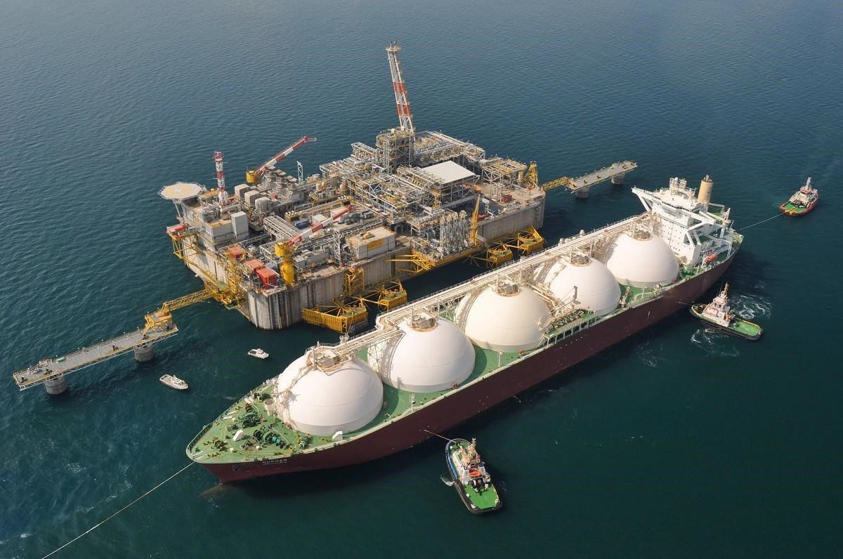 بلومبرج تتوقع ارتفاع صادرات الغاز الطبيعي المصري إلى أوروبا خلال 2022 | يلا  بيزنس