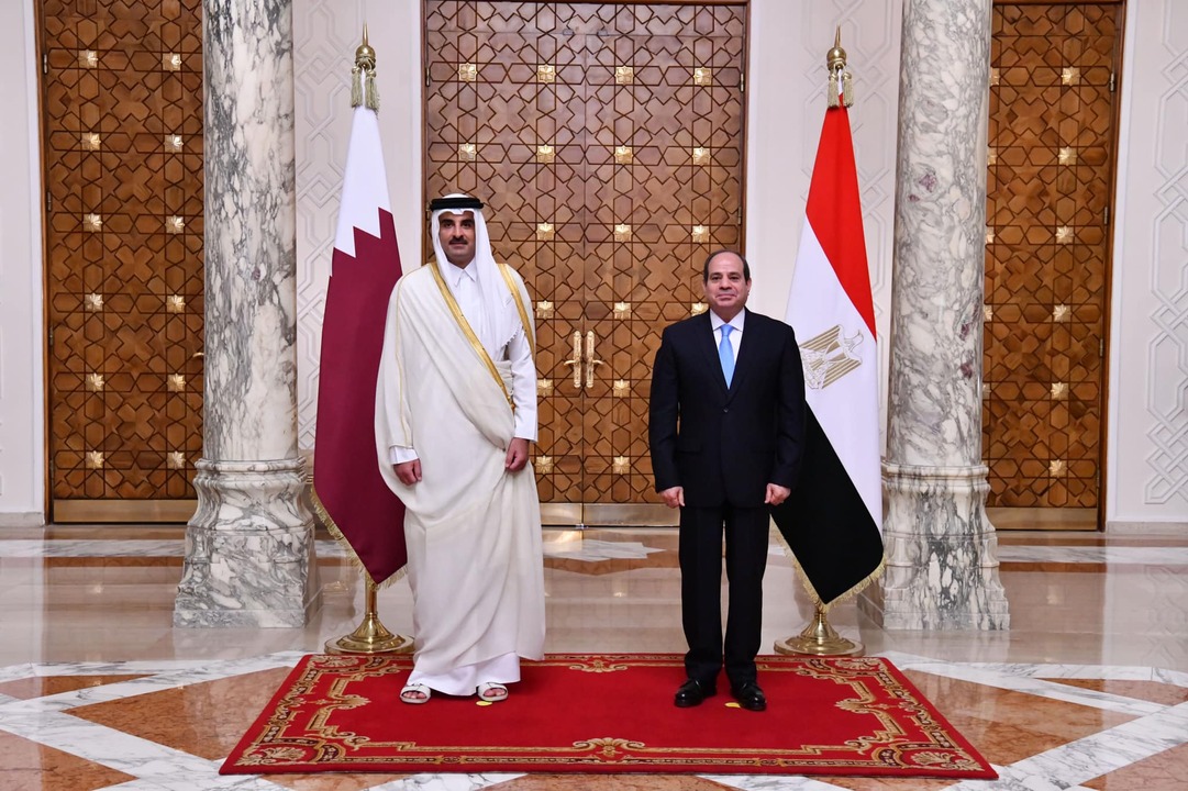 أمير قطر يؤكد على ضرورة تعظيم الاستثمارات القطرية في مصر