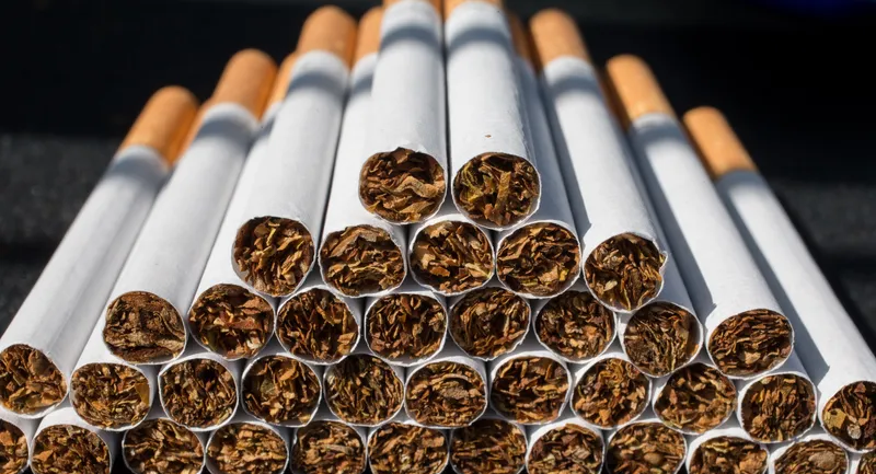 قرار جديد من "المالية" بشأن قيمة ضريبة القيمة المضافة على السجائر