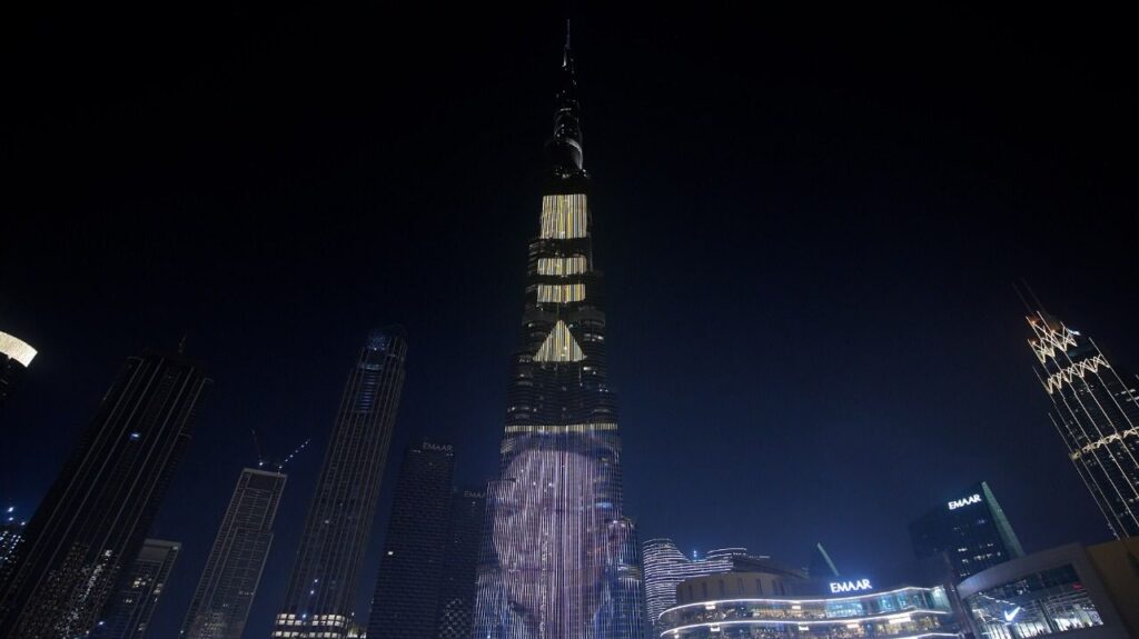 برج خليفة يضيء بالسلسلة الوثائقية "أم الدنيا" أحدث أعمال منصة WATCH IT