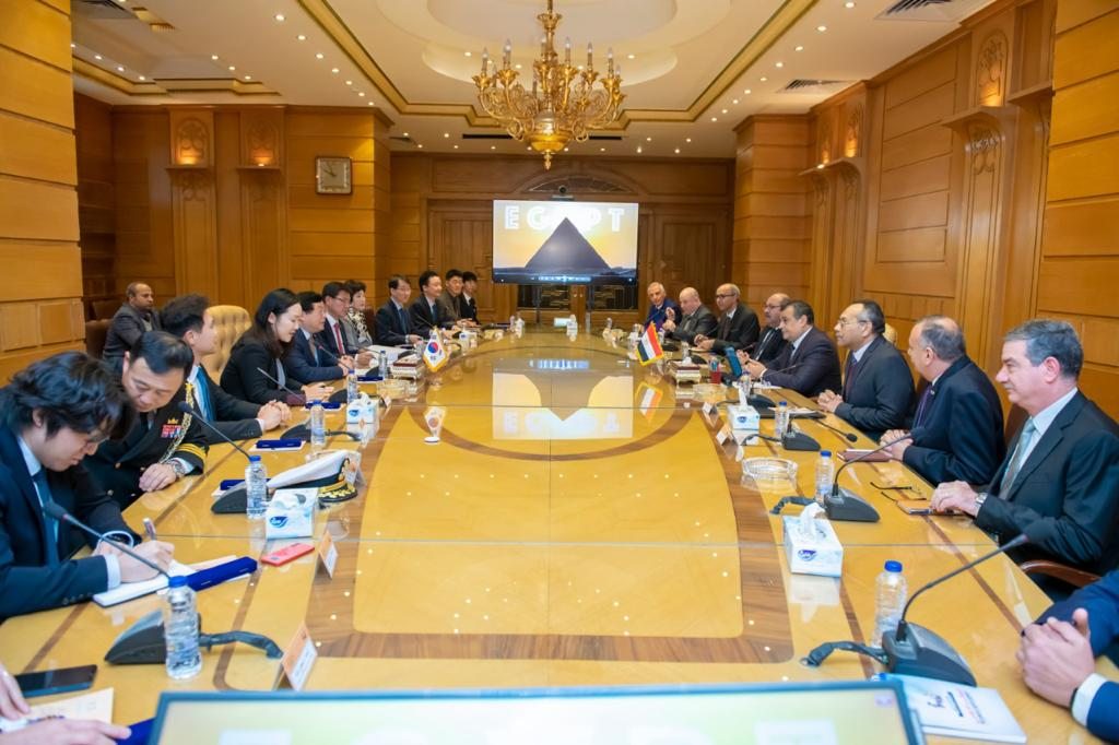 تفاصيل اجتماع وزير الدولة للإنتاج الحربى مع وفد "البرلمان الكوري الجنوبي"