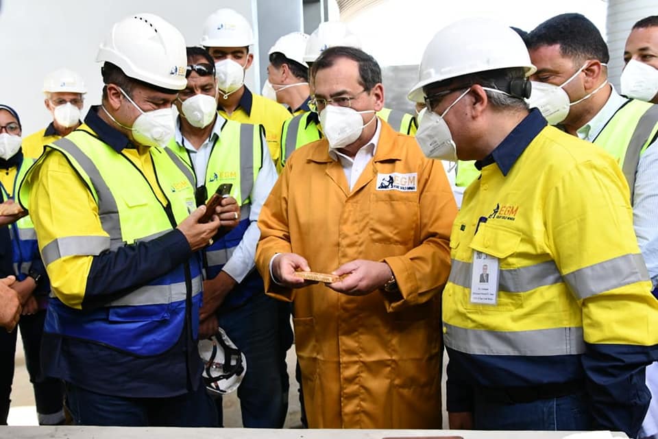 وزير البترول من جولة بشلاتين: بدء تجارب تشغيل الإنتاج التجارى للذهب من موقع إيقات بجنوب مصر