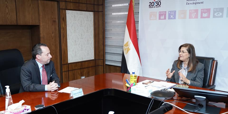 وزيرة التخطيط والتنمية الاقتصادية تلتقي القائم بأعمال السفير الأمريكي بالقاهرة لبحث سبل التعاون