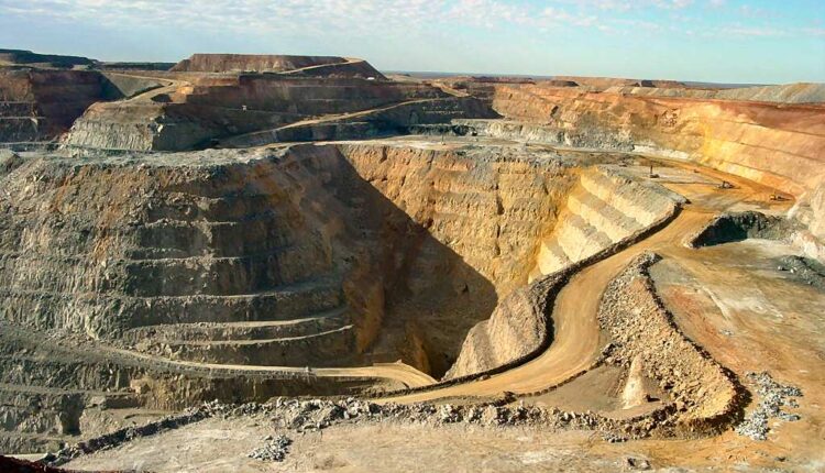تفاصيل طرح مصر مزايدة عالمية للتنقيب عن الذهب في الصحراء الشرقية 10 أبريل |  يلا بيزنس